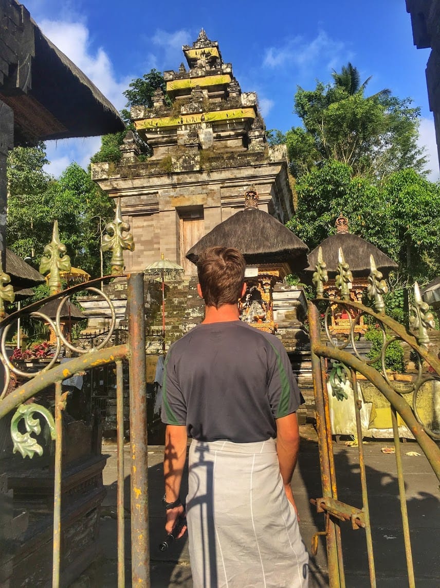 TJ of Life Is Meant For Exploring entering Mengening temple